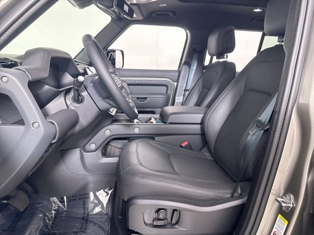 2025 Land Rover Defender X-Dynamic SE