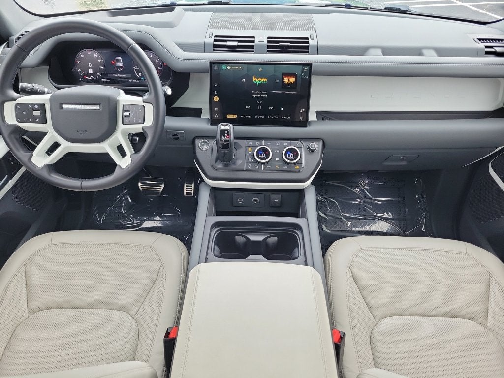 2024 Land Rover Defender SE