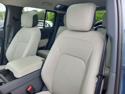 2024 Land Rover Defender SE