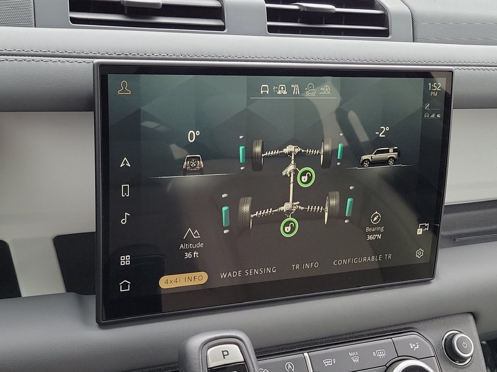 2024 Land Rover Defender SE