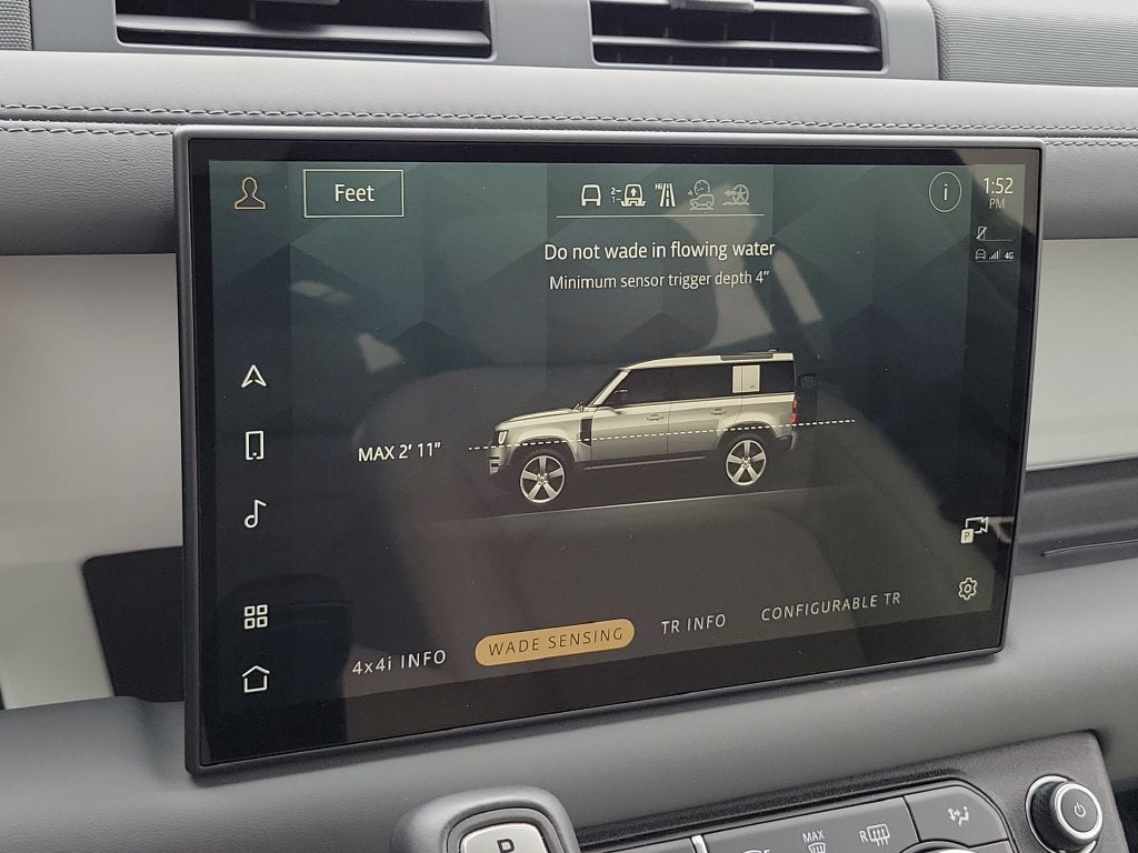 2024 Land Rover Defender SE