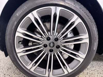 2025 Land Rover Range Rover SE