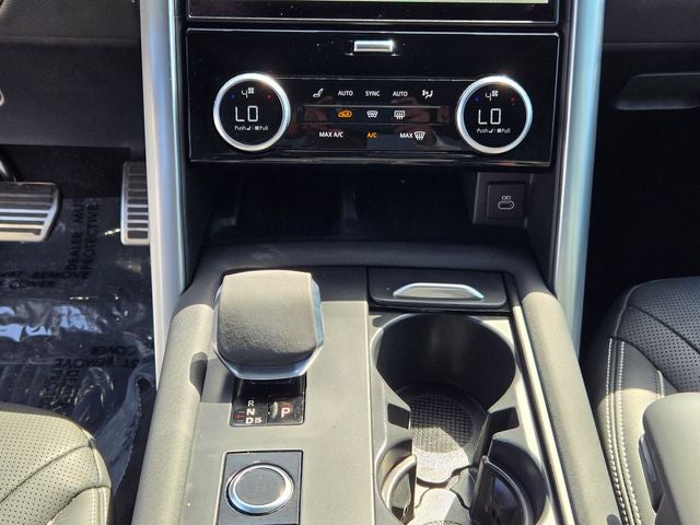 2023 Land Rover Discovery Metropolitan Edition