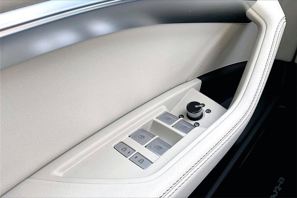 2024 Audi Q8 e-tron Premium Plus quattro