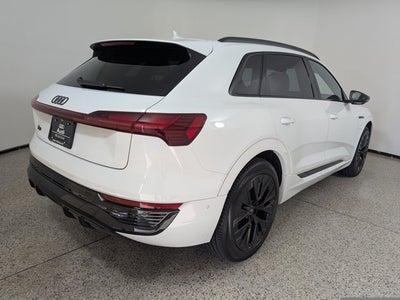 2024 Audi Q8 e-tron Prestige quattro