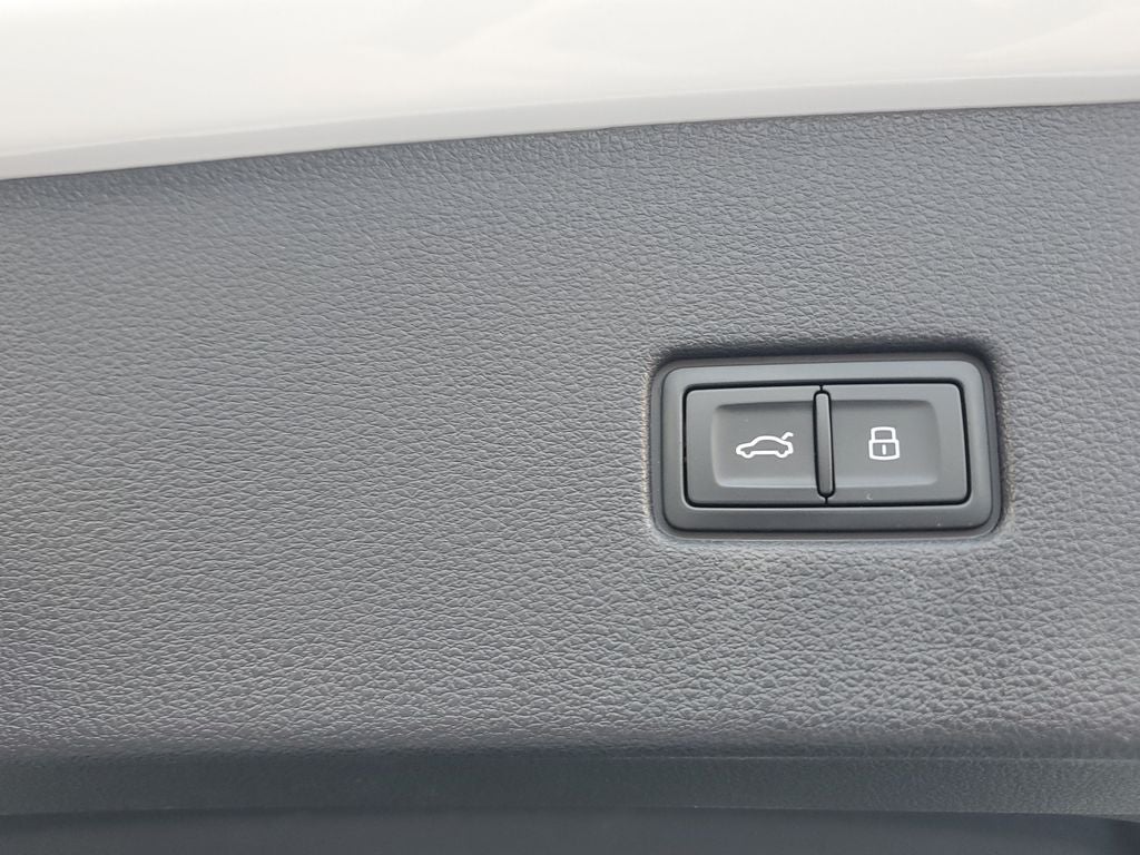 2023 Audi Q8 55 Premium quattro