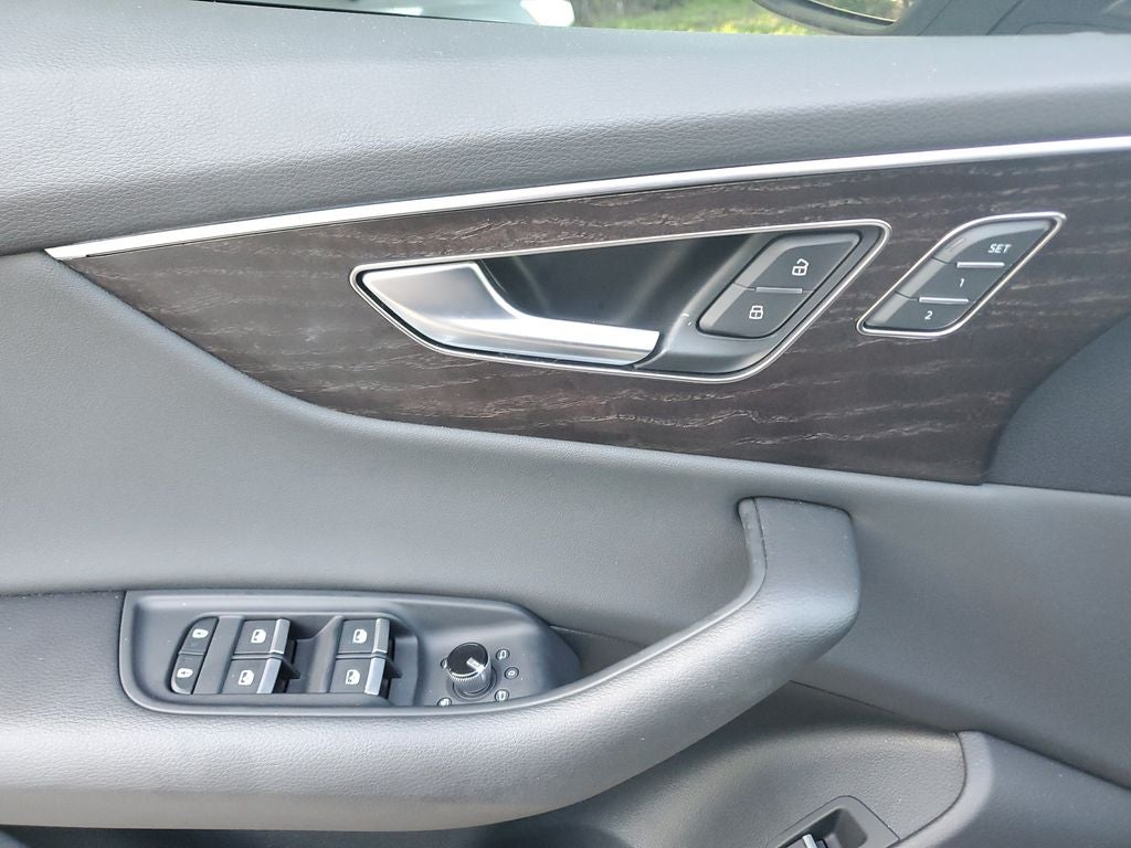 2023 Audi Q8 55 Premium quattro