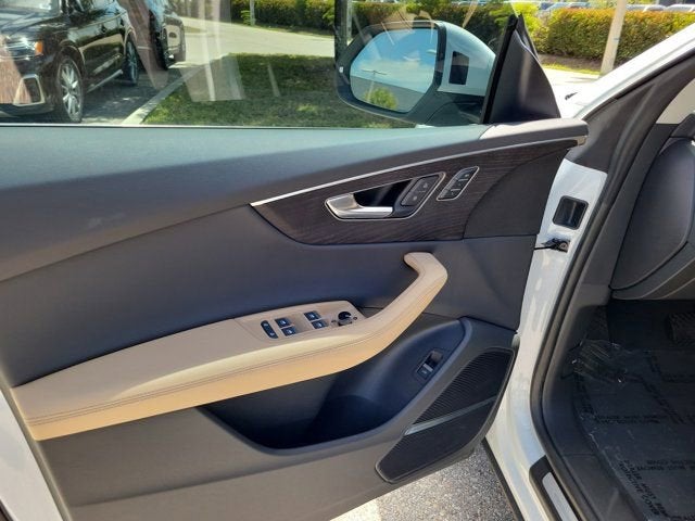 2025 Audi Q8 55 Premium Plus