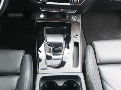 2024 Audi Q5 45 S line Premium quattro