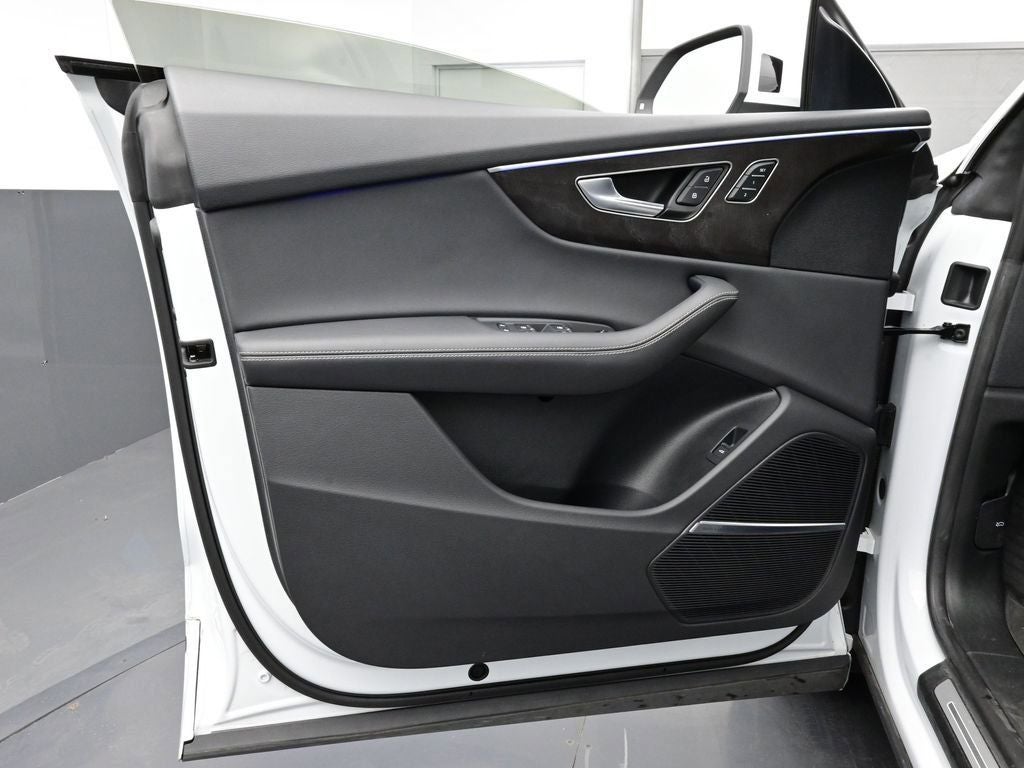 2023 Audi Q8 55 Premium Plus quattro
