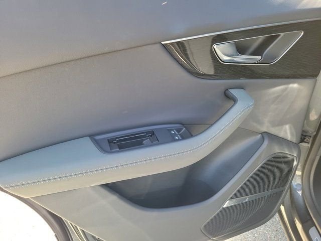 2025 Audi Q8 55 Premium Plus