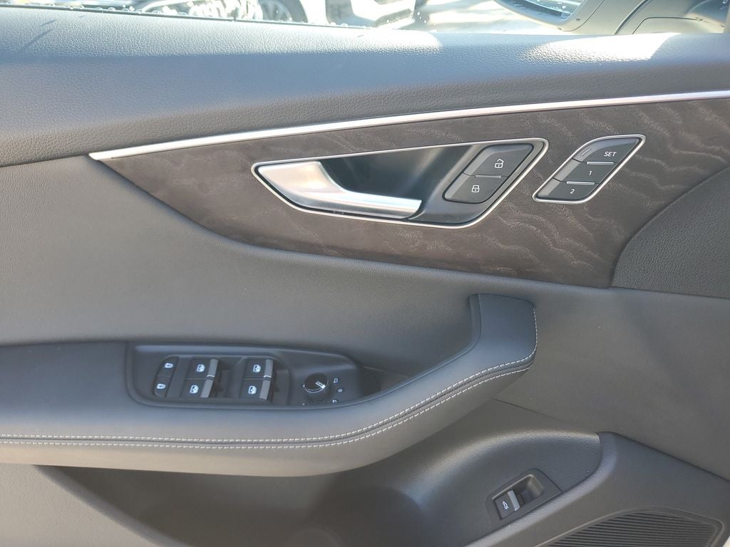 2023 Audi Q8 55 Premium Plus quattro