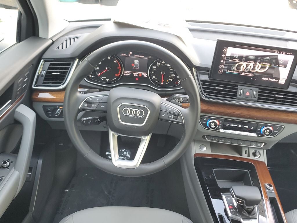 2023 Audi Q5 45 S line Premium quattro