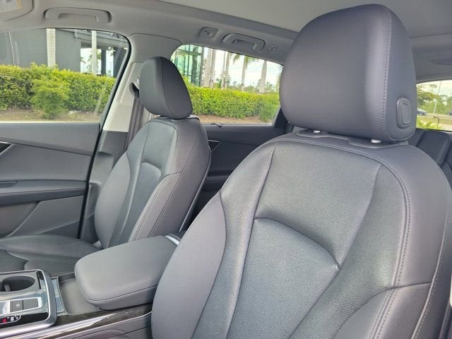 2023 Audi Q7 45 Premium Plus