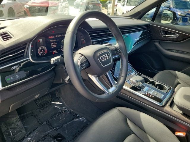 2022 Audi Q7 45 Premium Plus