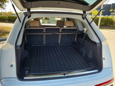 2025 Audi Q7 55 Premium Plus