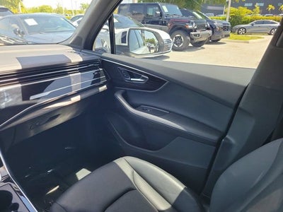 2023 Audi Q7 55 Premium Plus