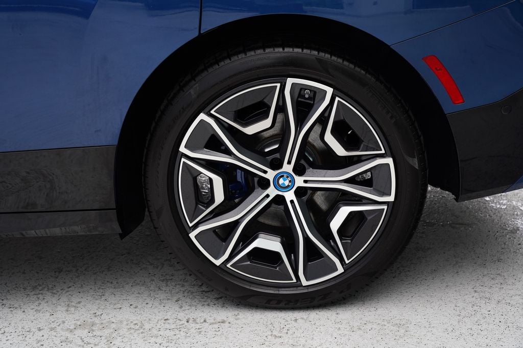 2025 BMW iX xDrive50
