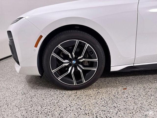 2025 BMW 7 Series 740i