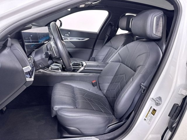 2025 BMW 7 Series 740i