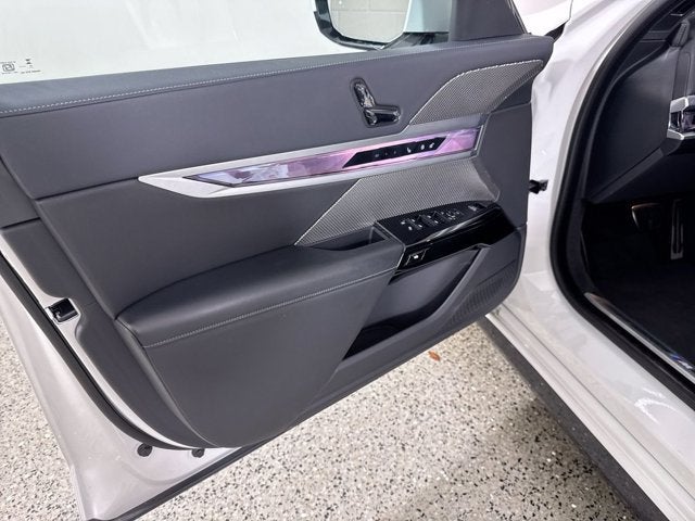 2025 BMW 7 Series 740i