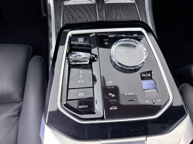2025 BMW 7 Series 740i
