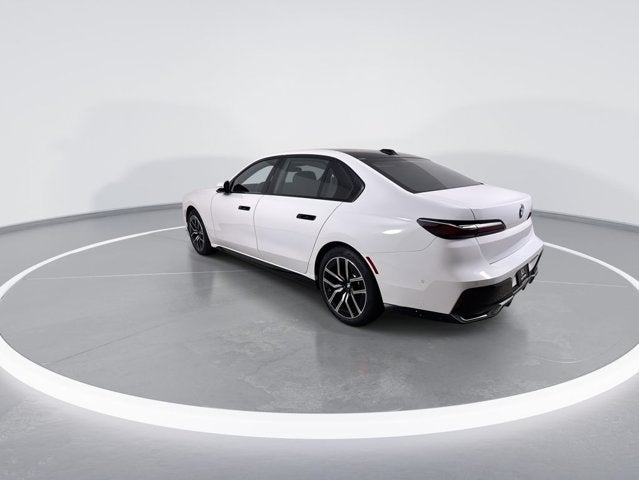 2025 BMW 7 Series 740i