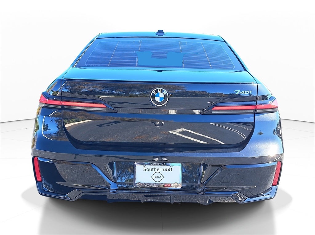 2023 BMW 7 Series 740i