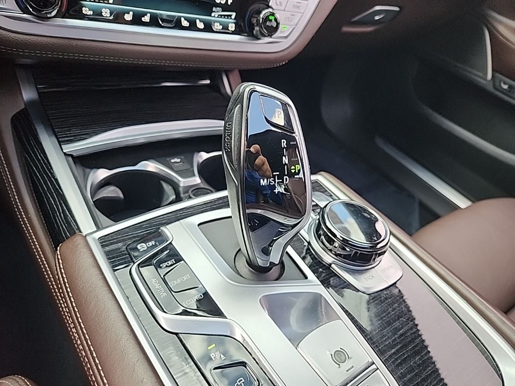 2020 BMW 7 Series 750i xDrive M SPORT, EXECUTIVE PACKAGE, & MORE!!