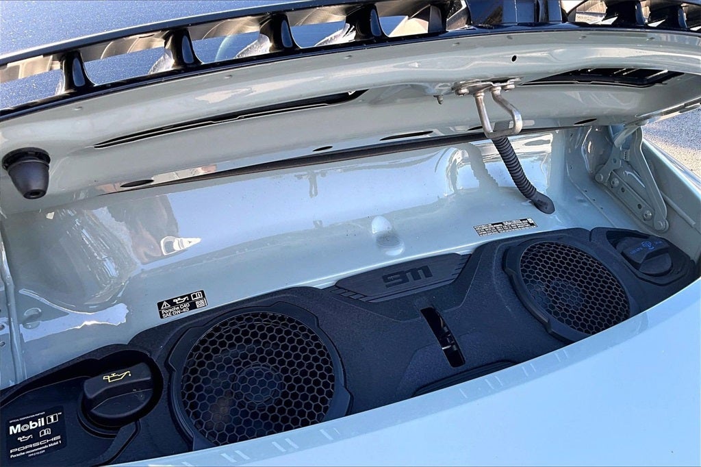 2025 Porsche 911 Carrera 4 GTS