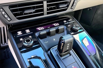 2025 Porsche 911 Carrera 4 GTS