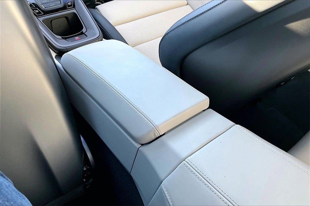 2025 Porsche 911 Carrera 4 GTS