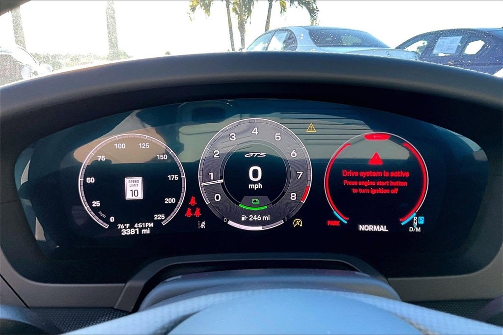 2025 Porsche 911 Carrera 4 GTS