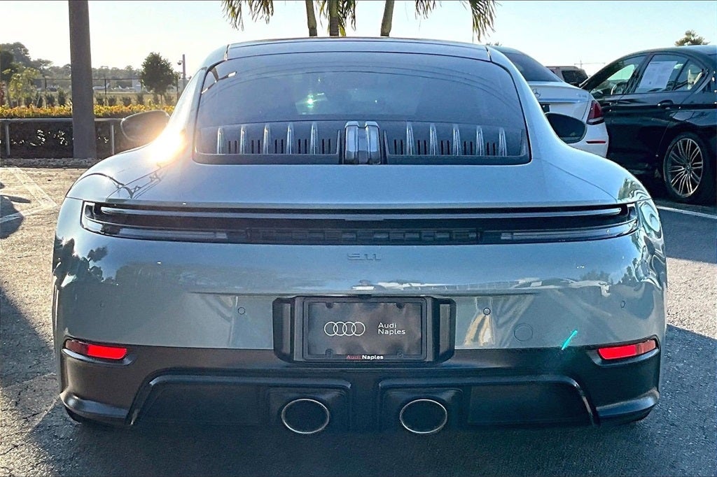 2025 Porsche 911 Carrera 4 GTS