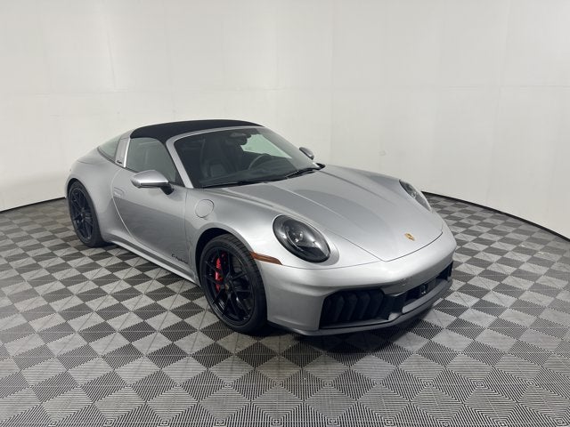2026 Porsche 911 4 GTS
