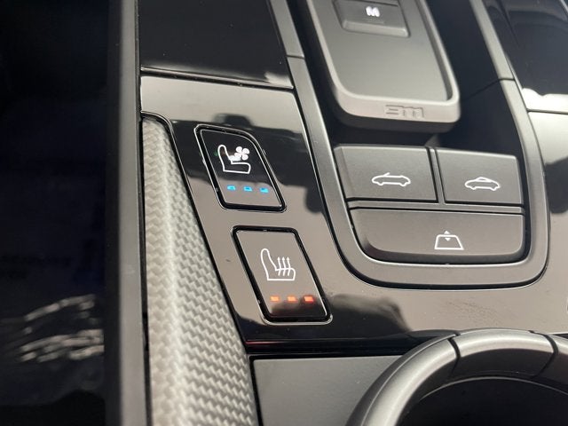 2025 Porsche 911 Carrera