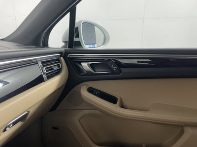 2021 Porsche Macan Base