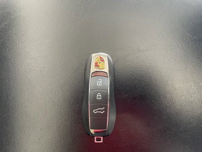 2021 Porsche Macan Base