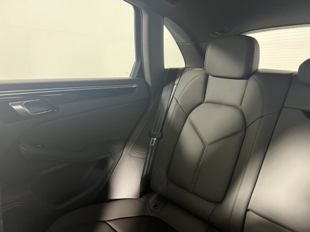 2023 Porsche Macan Base