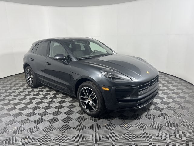 2023 Porsche Macan Base