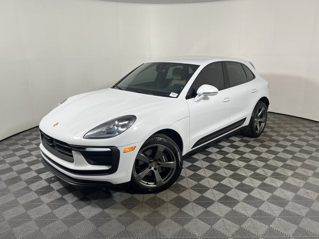 2023 Porsche Macan Base