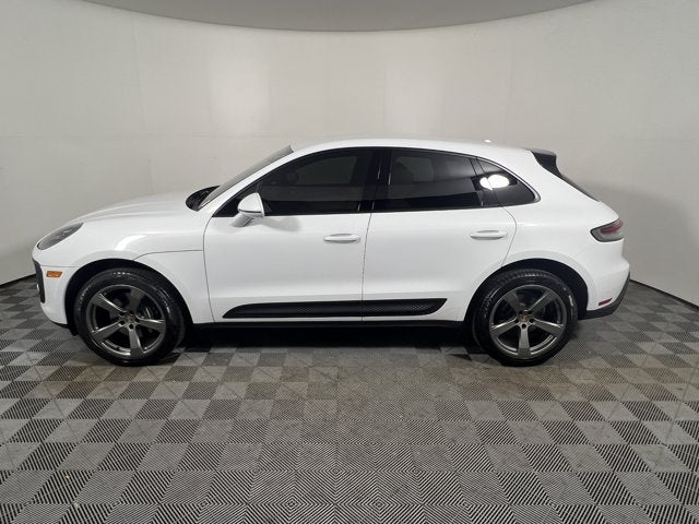 2023 Porsche Macan Base