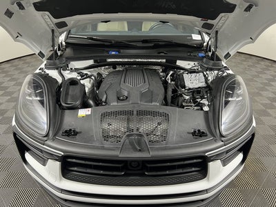 2023 Porsche Macan Base