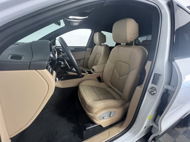 2023 Porsche Macan Base