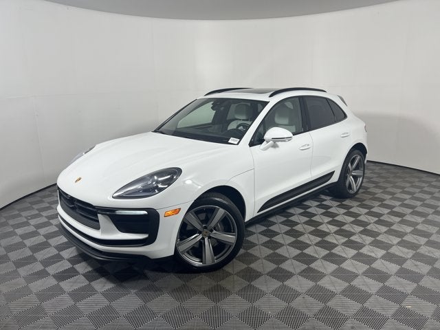 2024 Porsche Macan Base