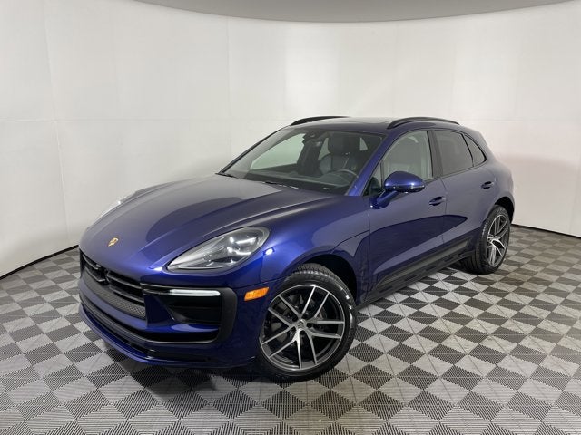 2025 Porsche Macan Base