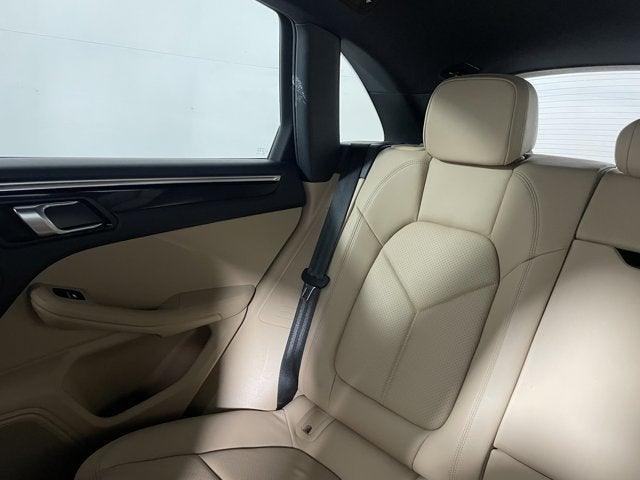 2021 Porsche Macan Base