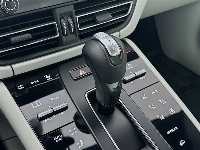 2023 Porsche Macan Base