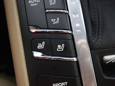 2021 Porsche Macan Base