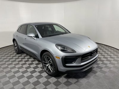 2025 Porsche Macan Base
